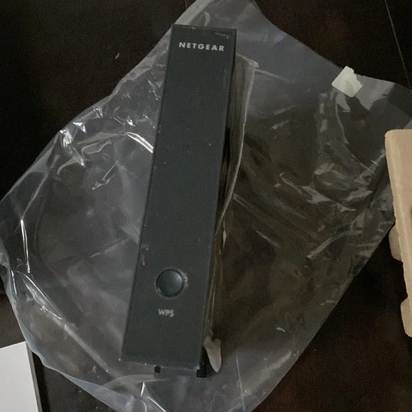 NETGEAR WNR2000 Wireless-N Router - Picture 4 of 6